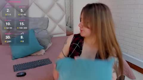 Vee Simons online show from December 2024 08:12:02 PM