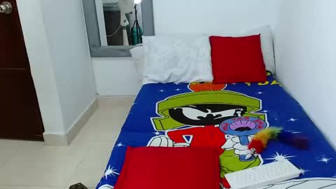 Snapshot of velk_hot1 chatting on November 2025 09:35:02 PM velk_hot1 online show from November 2025 09:35:02 PM