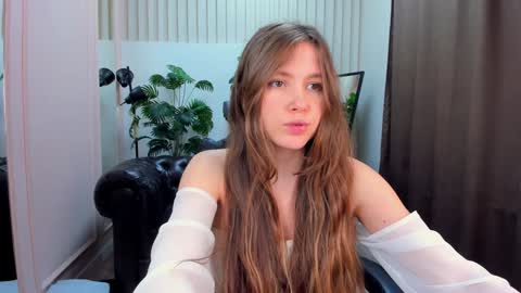 velvet_cherry online show from February 2025 07:23:02 PM