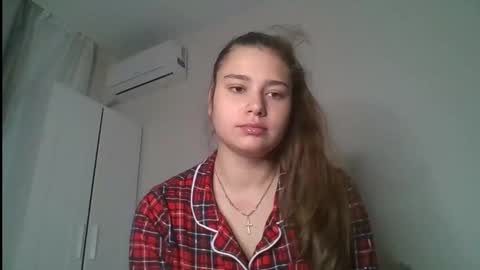 Snapshot of velveted_ivy chatting on December 2025 10:57:02 AM velveted_ivy online show from December 2025 10:57:02 AM