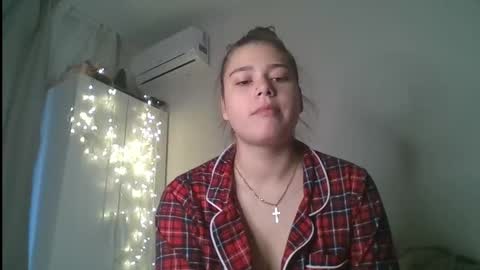 Snapshot of velveted_ivy chatting on December 2025 10:31:02 AM velveted_ivy online show from December 2025 10:31:02 AM