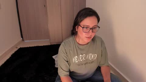 Snapshot of venus_cat_ chatting on October 2025 08:40:02 PM Venus online show from October 2025 08:40:02 PM