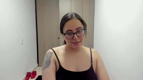 Snapshot of venus_cat_ chatting on October 2025 12:55:01 AM Venus online show from October 2025 12:55:01 AM