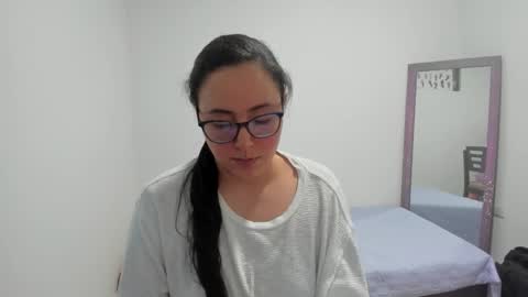 Snapshot of venus_cat_ chatting on October 2025 09:38:01 PM Venus online show from October 2025 09:38:01 PM