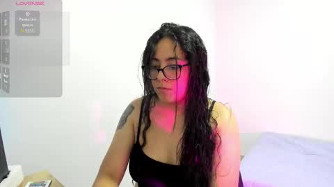 Snapshot of venus_cat_ chatting on October 2025 12:56:02 AM Venus online show from October 2025 12:56:02 AM