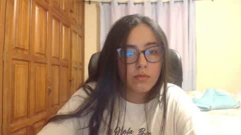 Snapshot of venus_cat_ chatting on December 2025 01:14:02 AM Venus online show from December 2025 01:14:02 AM