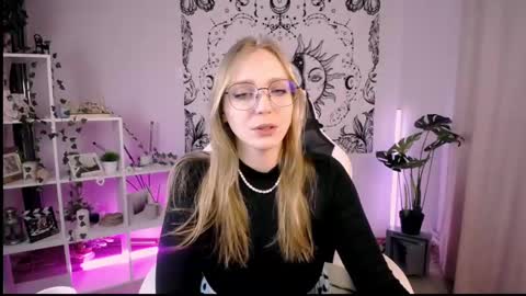 VERONICA online show from February 2025 09:14:02 PM