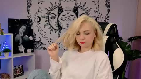 VERONICA online show from September 2025 04:35:02 AM