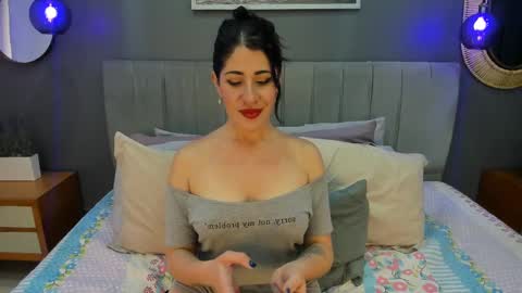 Veronica  online show from September 2025 01:55:02 PM