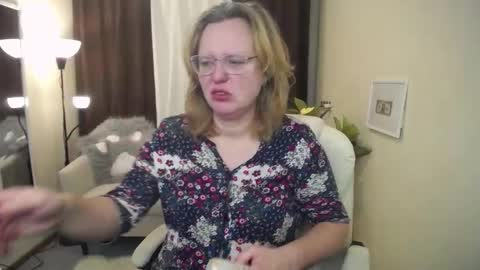 Snapshot of vestawoody chatting on November 2025 07:03:01 AM vestawoody online show from November 2025 07:03:01 AM