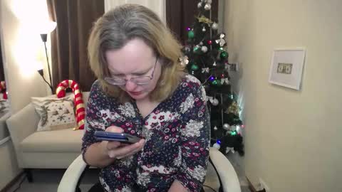 Snapshot of vestawoody chatting on December 2025 07:25:01 AM vestawoody online show from December 2025 07:25:01 AM