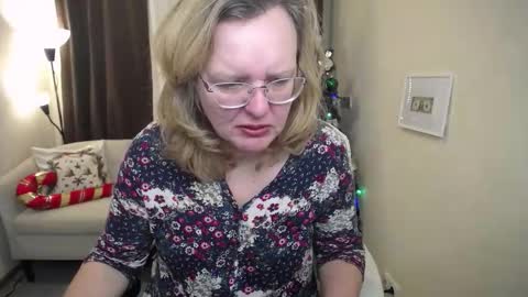 Snapshot of vestawoody chatting on December 2025 07:39:01 AM vestawoody online show from December 2025 07:39:01 AM