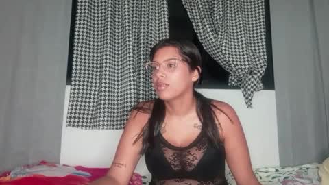 vickyhm22 online show from October 2025 09:18:02 AM