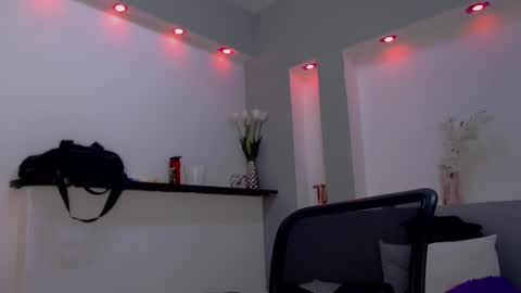 victoria_kitt online show from September 2025 03:44:01 PM