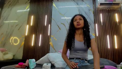 Victoria  online show from December 2025 08:24:02 PM