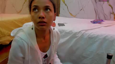 Victoria  online show from December 2025 08:57:01 PM