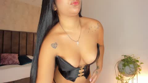 Snapshot of victoriaregia1 chatting on January 2025 11:43:01 AM Maria Victoria online show from January 2025 11:43:01 AM