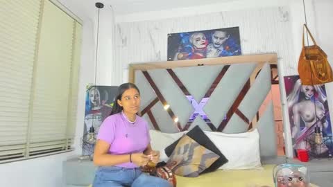 Snapshot of vikitomson chatting on January 2025 12:58:02 PM vikiTomson online show from January 2025 12:58:02 PM