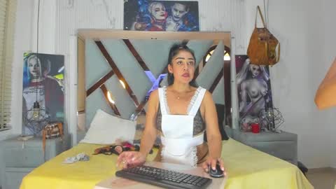 Snapshot of vikitomson chatting on January 2025 04:28:02 PM vikiTomson online show from January 2025 04:28:02 PM