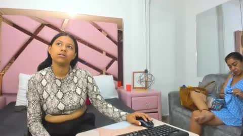 Snapshot of vikitomson chatting on January 2025 12:11:02 PM vikiTomson online show from January 2025 12:11:02 PM