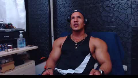 Viktor Herrera online show from December 2024 05:59:02 PM