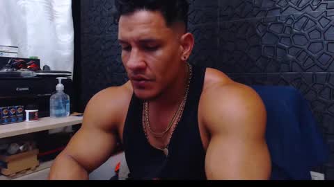 Viktor Herrera online show from December 2024 06:41:02 PM