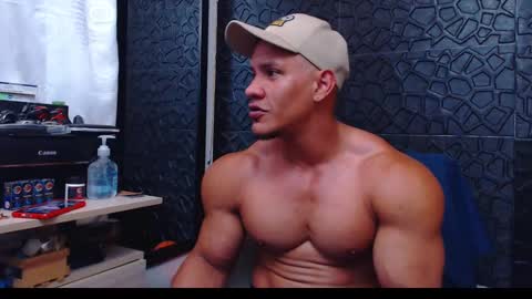 Viktor Herrera online show from December 2024 04:37:01 PM