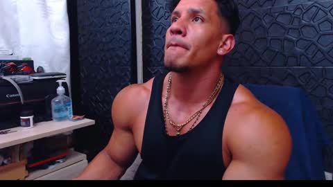 Viktor Herrera online show from December 2024 05:29:01 PM