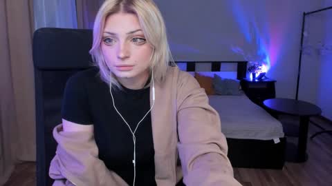 violet_oblivion online show from December 2024 11:11:02 AM