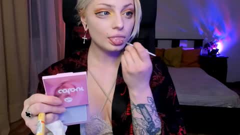 violet_oblivion online show from December 2024 02:01:02 AM