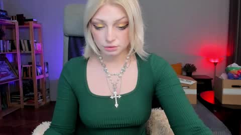 violet_oblivion online show from December 2024 06:10:01 PM