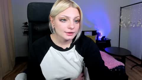 violet_oblivion online show from January 2025 07:46:02 AM