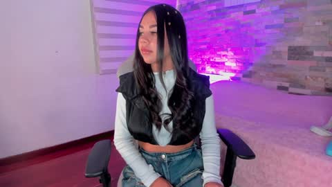 Violeta online show from December 2024 02:44:01 PM