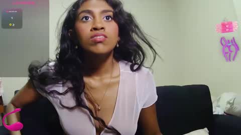 Snapshot of violett_lara chatting on January 2025 10:38:01 PM violett online show from January 2025 10:38:01 PM