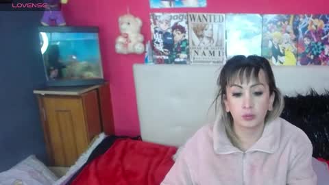 Snapshot of violl3t_fox chatting on January 2025 06:57:02 PM Isabella online show from January 2025 06:57:02 PM