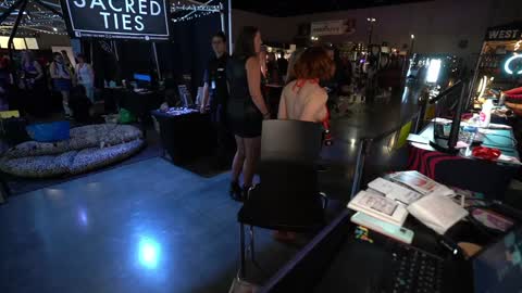 Snapshot of vivid_whit chatting on November 2025 12:55:02 AM Whitney online show from November 2025 12:55:02 AM