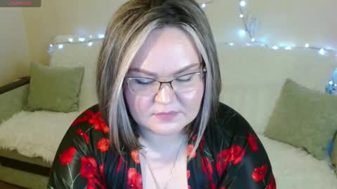 Snapshot of vivien__wet chatting on February 2025 02:45:02 PM Vivien online show from February 2025 02:45:02 PM