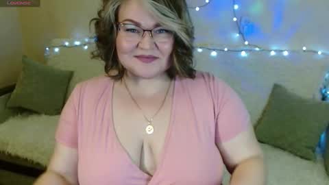 Snapshot of vivien__wet chatting on February 2025 08:06:02 PM Vivien online show from February 2025 08:06:02 PM