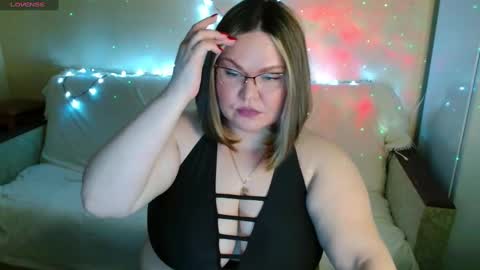 Snapshot of vivien__wet chatting on March 2025 08:29:02 PM Vivien online show from March 2025 08:29:02 PM