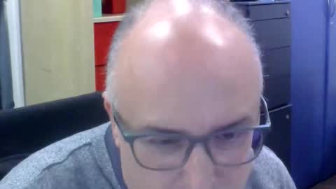 volpi72 online show from November 2025 06:18:01 PM