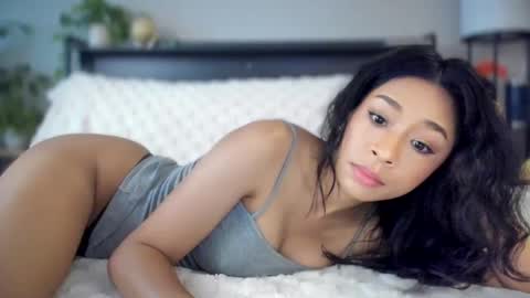 Jen online show from October 2025 05:21:01 PM