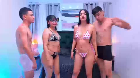 Sofia  Thiago online show from September 2025 01:14:02 PM