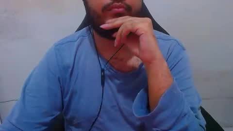 Snapshot of wellingtont chatting on November 2025 02:47:02 AM wellingtont online show from November 2025 02:47:02 AM