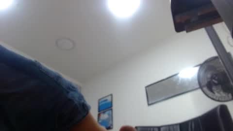 Snapshot of wiltom_ chatting on November 2025 04:02:02 AM Wiltom online show from November 2025 04:02:02 AM