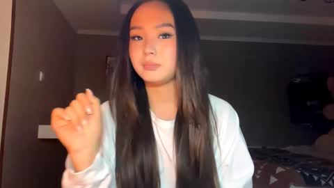 Snapshot of winterluchini chatting on October 2025 02:24:01 PM Amina online show from October 2025 02:24:01 PM