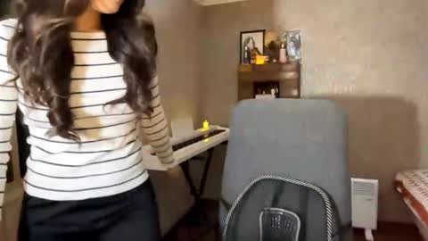 Snapshot of winterluchini chatting on October 2025 02:19:01 PM Amina online show from October 2025 02:19:01 PM