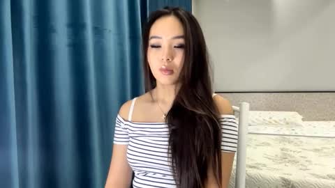 Snapshot of winterluchini chatting on November 2025 02:49:02 PM Amina online show from November 2025 02:49:02 PM