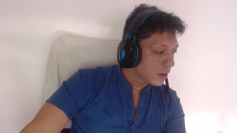 Wolf online show from October 2025 08:53:02 PM