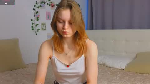 Luna and Lina online show from November 2025 04:15:01 AM