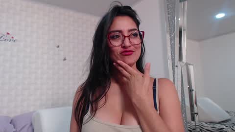 Snapshot of ximenaa_suarez chatting on January 2025 06:42:01 AM ximena suarez online show from January 2025 06:42:01 AM